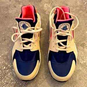 Nice Nike Guaraches sneakers! almost new!